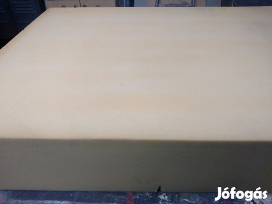Vastag ágy szivacs eladó
