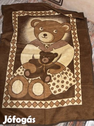 Vastag gyerekpléd macikkal