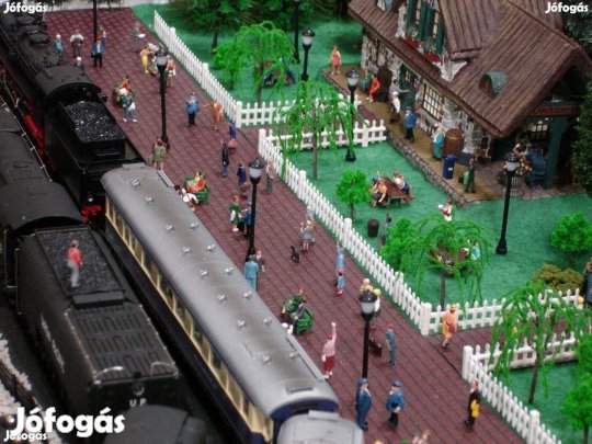 Vasútmodell terepasztal HO méret egyedi házakkal ( USA )
