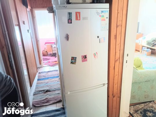 Vasvári P. utcán, stadion út elején felújított lakás eladó