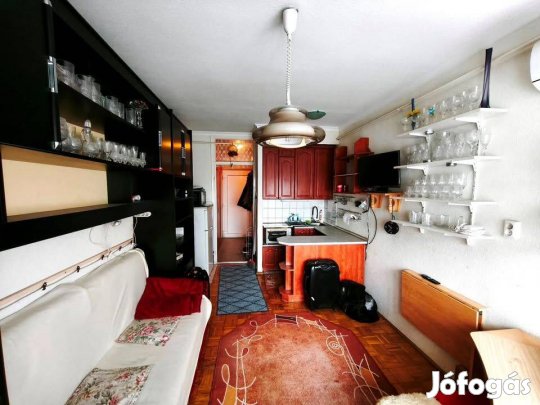 Vasvári pál utcán minigarzon eladó