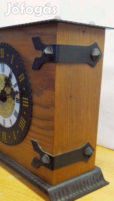 Vasveretes elemes asztali óra natúr fenyőfa házban, működőképes