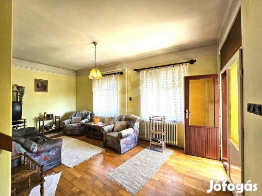 Vaszaron, 5 szobás, TAKAROS családi ház garázzsal, 891 m2-es telekkel