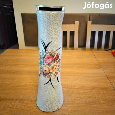 Váza 33 cm magas