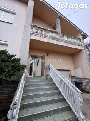 Vecsési 211 nm-es ház eladó