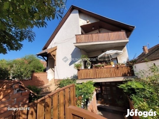 Vecsési eladó 265 nm-es ház