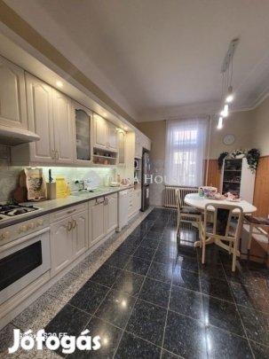 Vecsési eladó 458 nm-es ház