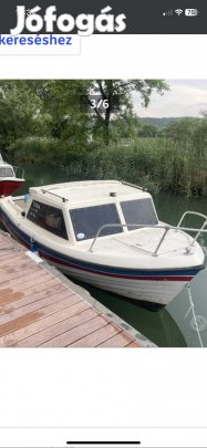 Vega 499 Hurricane kabinos hajó 