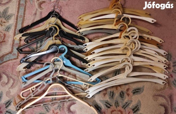 Vegyes Fa és műanyag vállfa egyben