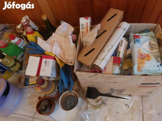 Vegyes háztartási csomag - tisztítószerek, fólia, apróságok