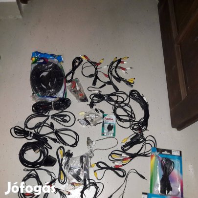Vegyes kábelek, átalakítók, csatlakozók.stb
