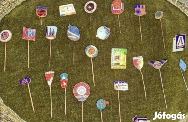 Vegyes kitűzők egy tételben