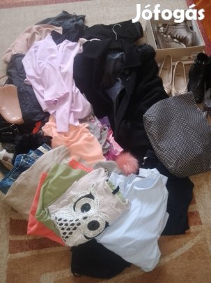 Vegyes méretű ruhacsomag cipőkkel,táskákkal(49 db)