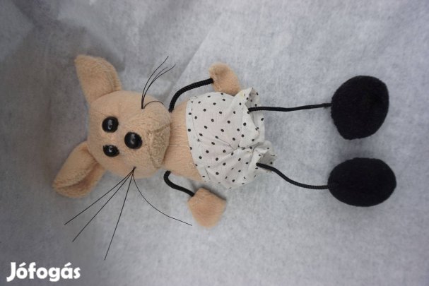 Vékony mellső-, és hátsó lábú plüss egérke pöttyös nadrágban eladó