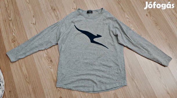 Vékony sportos férfi felsőrész M