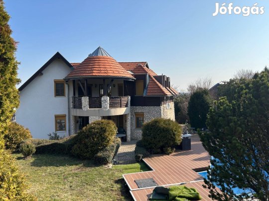 Velence - Örökpanorámás nyugalom a Bence-hegy lábánál