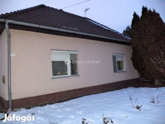 Velencei 125 nm-es ház eladó