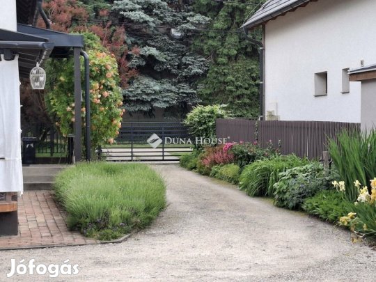 Velencei 190 nm-es ház eladó