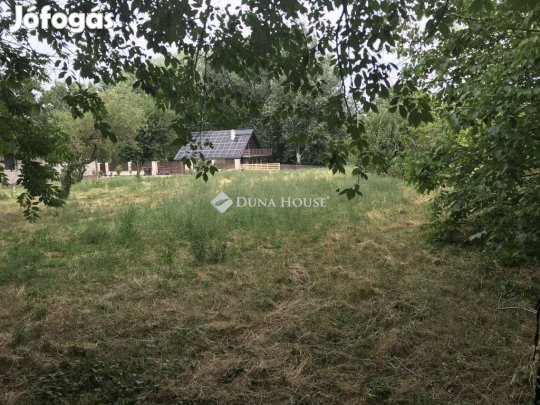 Velencei 2157 nm-es telek eladó