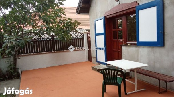 Velencei 53 nm-es ház kiadó