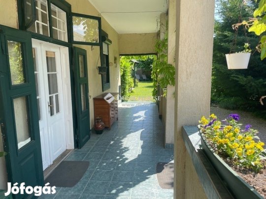 Velencei eladó 100 nm-es ház