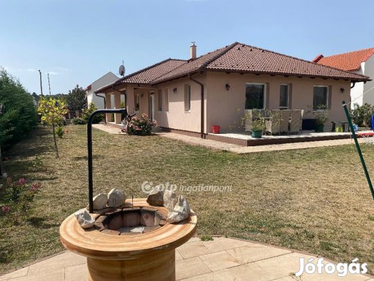 Velencei eladó 154 nm-es ház