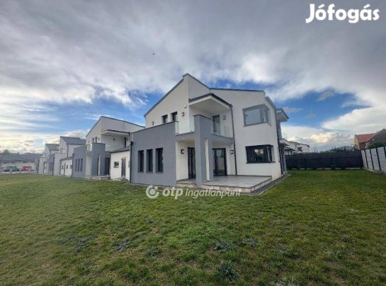 Velencei eladó 190 nm-es ház #5126481