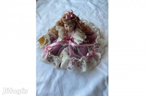 Velencei porcelán fejű,testű baba gyűjtői darab