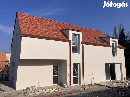 Velencei tó közli új költözhető ház eladó