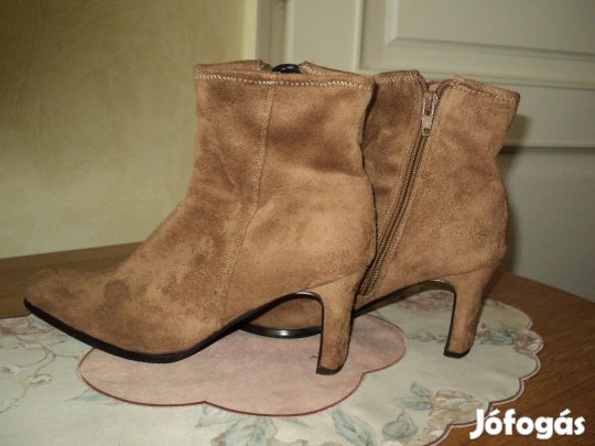 Velúr csizma 37-es GLS szállítás