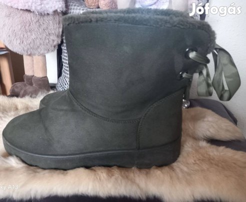 Velúr khaki csizma