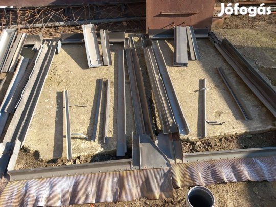 Velux komplett külső fém burkoló keret 78x140 ablakhoz 12db-os