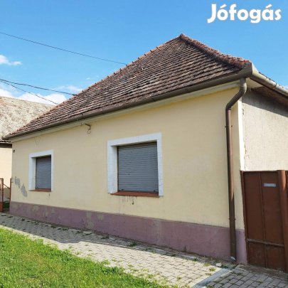 Véménden családi ház eladó