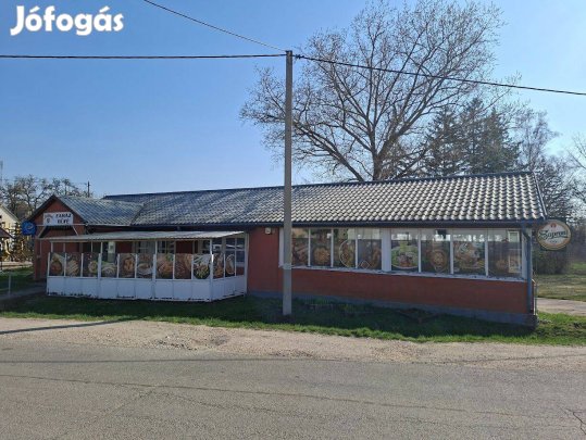 Vendéglátó helyiség a 61-es út mentén