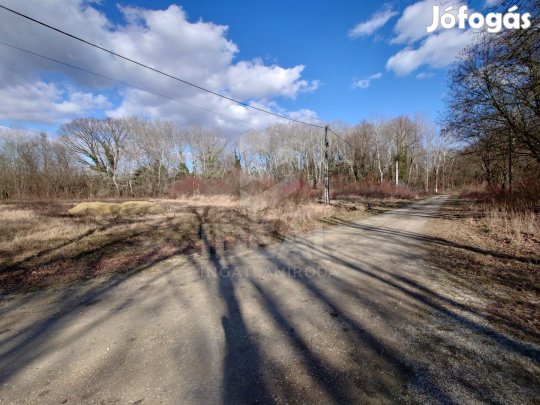 Vének, Győr-Moson-Sopron Vármegye, 1274 nm-es építési telek eladó.