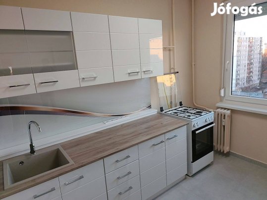 Vénkert teljesen felújított, 64 m2-es lakás, elképesztő áron!