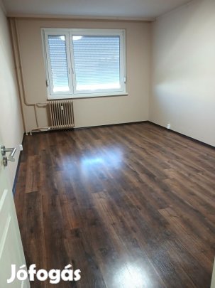 Vénkertben nappali+3 szobás lakás eladó