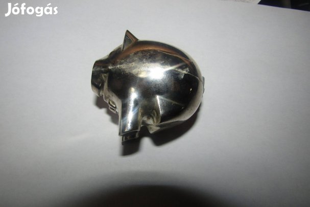 Vera Lucino, só,bors szóró .malacka