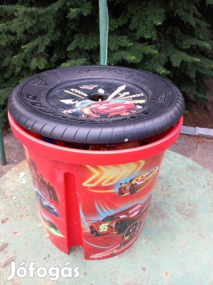 Verdák Villám Mcqueen puff vagy tároló 60 l-es új állapot