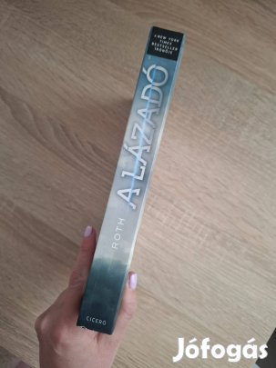 Veronica Roth - A beavatott trilógia