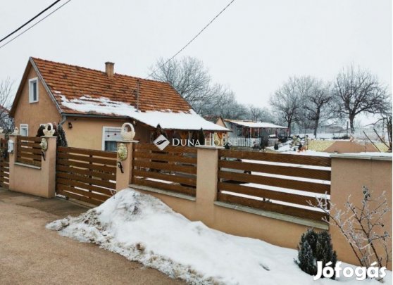 Versegi 92 nm-es ház eladó