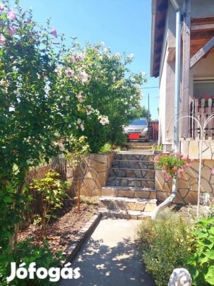 Vértesszőlős, 2 szobás  családi ház eladó