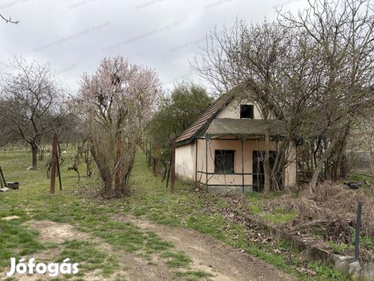 Vértesszőlősön, zártkerti ingatlan eladó
