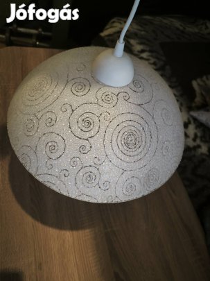 Verto függesztett lámpatest