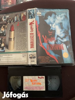 Vérvörös rúzsnyomok krimi vhs nagytok