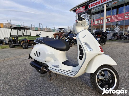 Vespa GTS 300 Akrapovic. 12 Hónap Garancia ABS