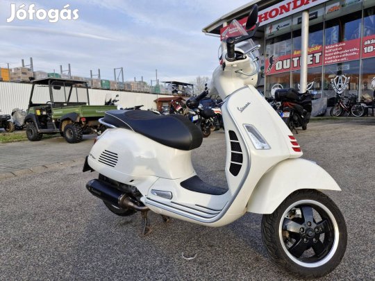 Vespa GTS 300 Akrapovic. 12 Hónap Garancia ABS
