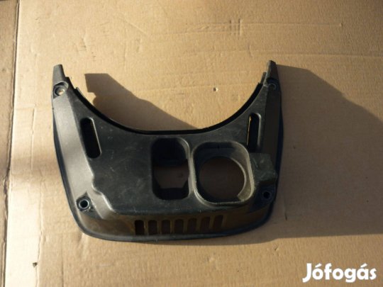 Vespa GTS ülés alatti tankoló idom