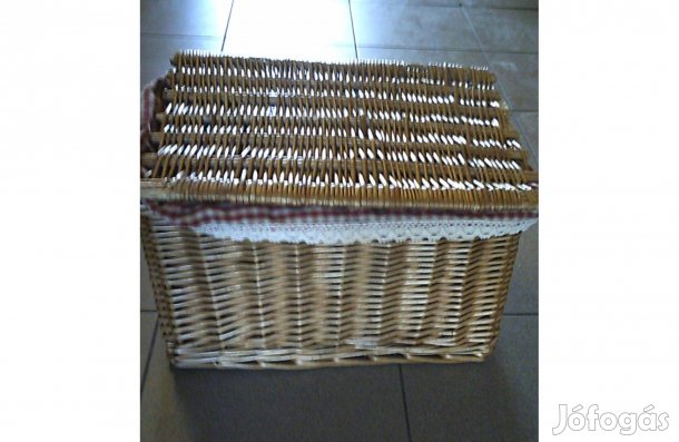 Vesszőből font tároló kosár pamut kockás béléssel
