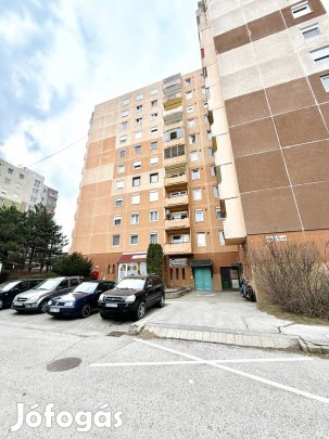 Veszprém Március 15. utca 42 m2 panel lakás eladó